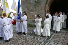 Feier der 1. Heiligen Kommunion in Sankt Crescentius (Foto: Karl-Franz Thiede)